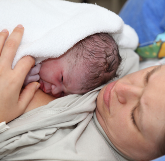 Skin-to-skin contact at birth